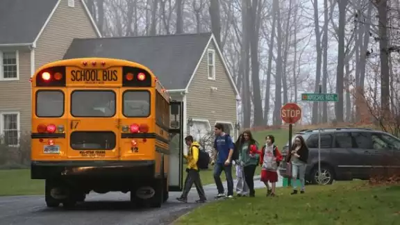 El conductor de un autobús escolar en Estados Unidos fue detenido por agredir sexualmente a una menor El conductor de un autobús escolar en Estados Unidos fue detenido por agredir sexualmente a una menor
