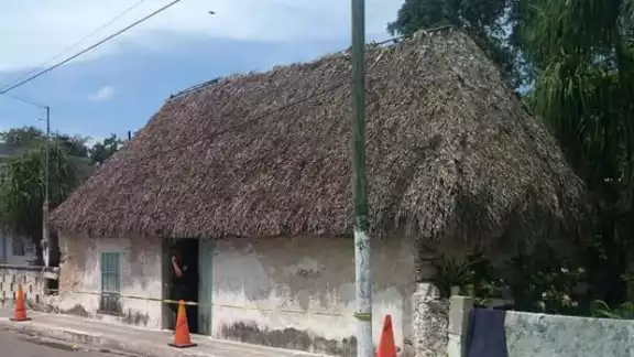 Familiares hallaron al individuo en el predio de la calle 13 con 2, desangrándose