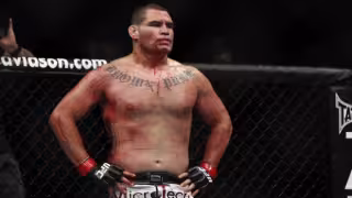 Caín Velásquez seguirá en la cárcel; Juez le negó la libertad bajo fianza