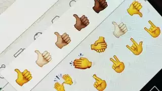 Este es el verdadero significado del emoji de mano con cuernos de WhatsApp
