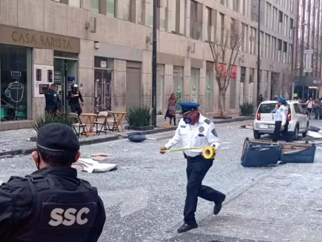 Explosión en un edificio del Centro Histórico, ubicado en la calle de Luis Moya e Independencia
