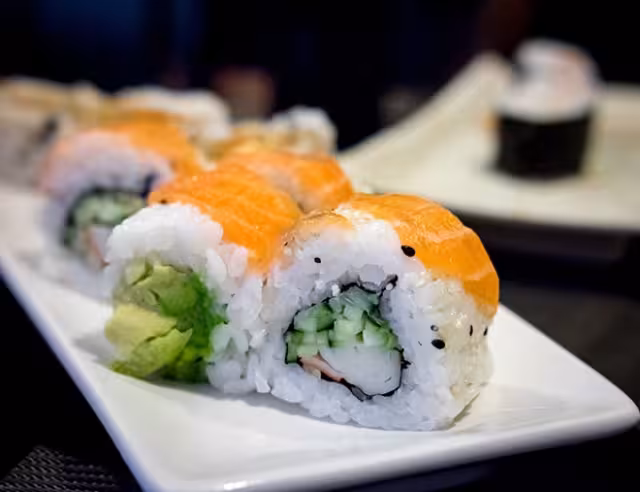 Siete cosas que no debes hacer al comer sushi