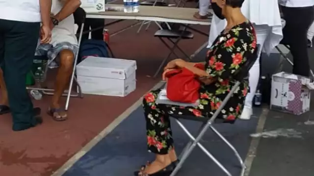 Apenas la semana pasada, la actriz compartió una fotografía en su cuenta de Instagram, donde se le podía observar haciendo fila para recibir la vacuna