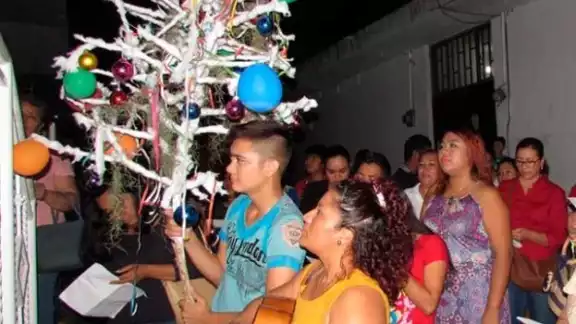 Yucatán cuenta con una amplia lista de costumbres mayas que la hacen gozar de una rica cultura Yucatán cuenta con una amplia lista de costumbres mayas que la hacen gozar de una rica cultura