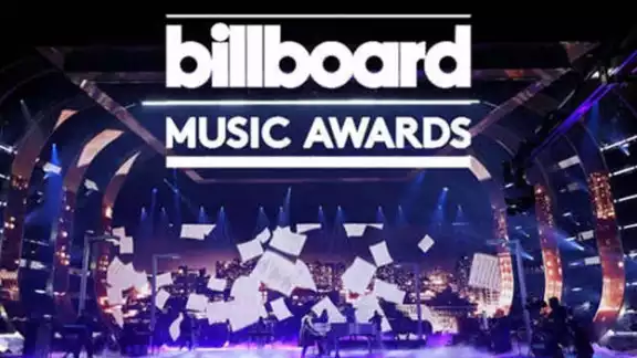 La gala recibirá en el escenario a Ed Sheeran, Rauw Alejandro, Becky G y Travis Scott, quienes cantarán en vivo sus más recientes éxitos.