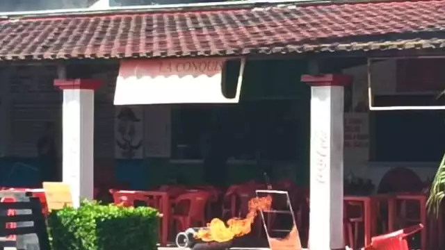 El incidente ocurrió al interior de la cocina de un puesto de comida