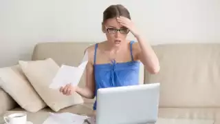 ¿Cómo puedo evitar caer en el Buró de Crédito si tengo deudas?