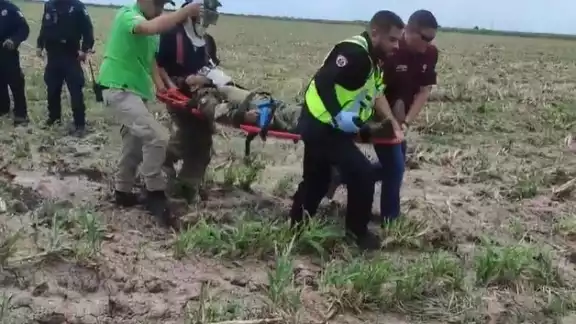 El único sobreviviente fue trasladado a un hospital. Foto: Captura de pantalla El único sobreviviente fue trasladado a un hospital. Foto: Captura de pantalla