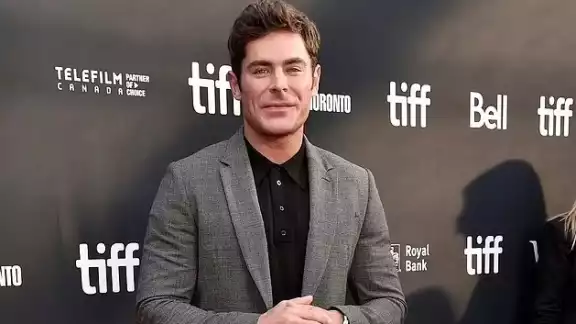 Zac Efron señaló que fueron malos ejercicios que le dejaron la mandíbula más ancha Zac Efron señaló que fueron malos ejercicios que le dejaron la mandíbula más ancha
