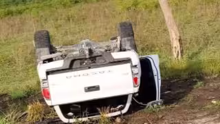 Aparatoso accidente sin lesionados en carretera estatal