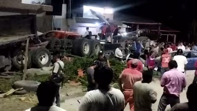 Se desconoce la identidad de las víctimas al igual que el del conductor de la unidad