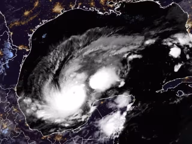 Alerta Amarilla en Quintana Roo: Huracán “Milton” se intensifica a categoría 4 con riesgo a 5