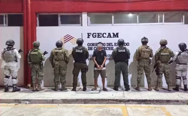 Un hombre de 31 años fue detenido durante un cateo en Ciudad del Carmen, Campeche.