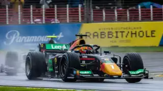 Hauger domina con facilidad la primera carrera de Australia