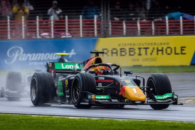 Hauger domina con facilidad la primera carrera de Australia