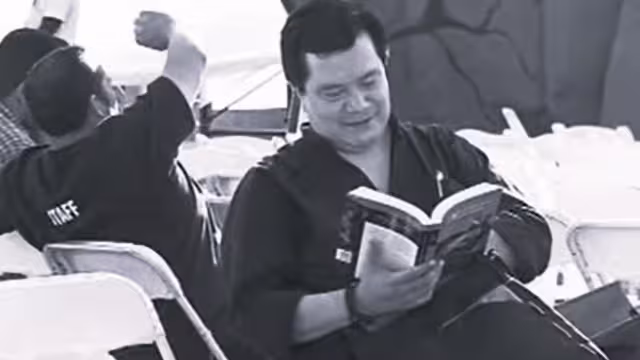 El escritor también destacó en su columnas culturales publicadas en diarios nacionales. Foto: Captura de Pantalla