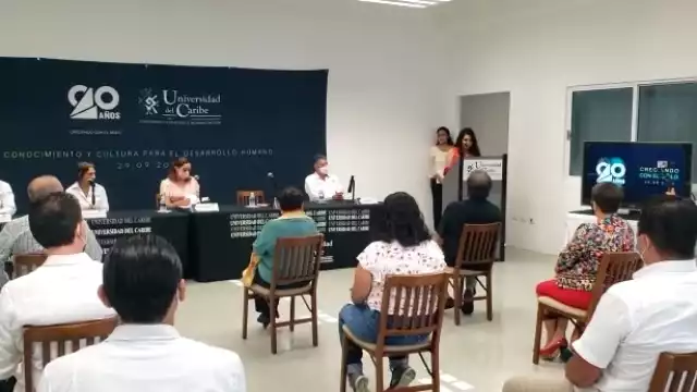 La Universidad del Caribe cumple 20 años y lo hizo con la inauguración de un nuevo edificio. Foto: Erick Marfil