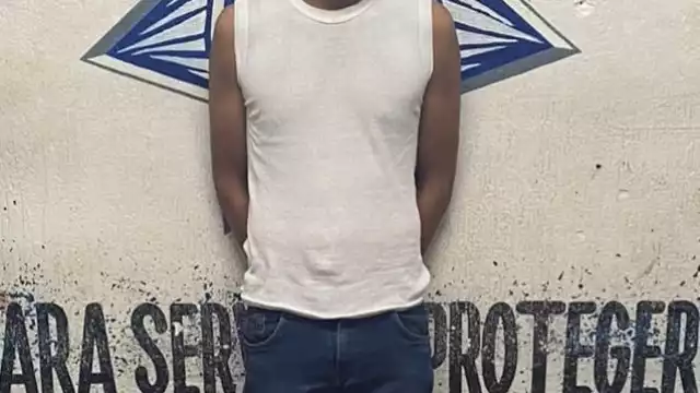 Unidad canina identifica a un hombre con varias dosis de droga tras una revisión en un filtro de seguridad