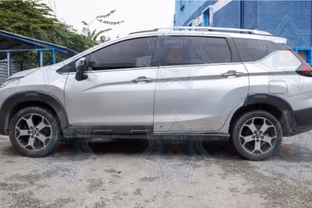 Policías municipales identificaron el auto con reporte de robo.