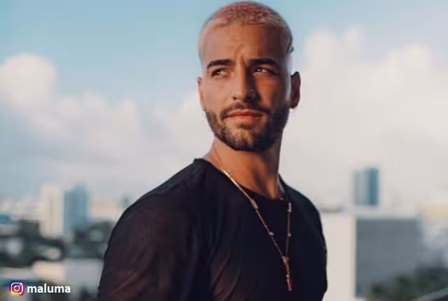 Maluma causa revuelo al mostrarse al natural