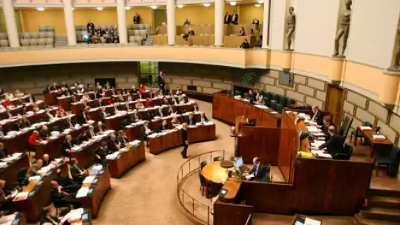 El Parlamento de Finlandia aprobó la solicitud para ingresar a la OTAN El Parlamento de Finlandia aprobó la solicitud para ingresar a la OTAN