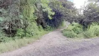 Hombres de campo han calificado el estado actual de la vereda
como intransitable.