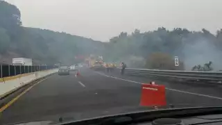 Incendio en autopista México-Cuernavaca causa tráfico kilométrico