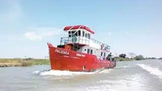 Aunque incentivaban la llegada de visitantes, desde 2015 la Sectur estatal retiró los dos barcos existentes bajo el pretexto de la falta de recursos