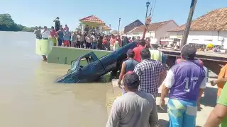 El vehículo avanzó hasta el río debido a que no tenía freno de mano.