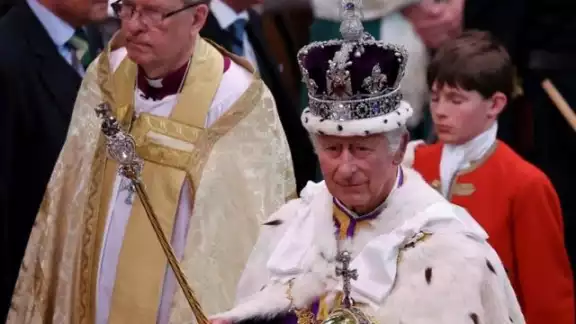 Meghan y Harry acusaron al Rey Carlos y a la familia real de ser racistas