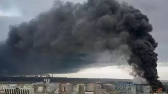 Rusia bombardea el puerto de Odesa en "represalia" por el ataque contra el puente de Crimea