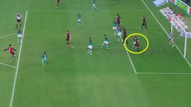 El gol fue dado como legal por el árbitro