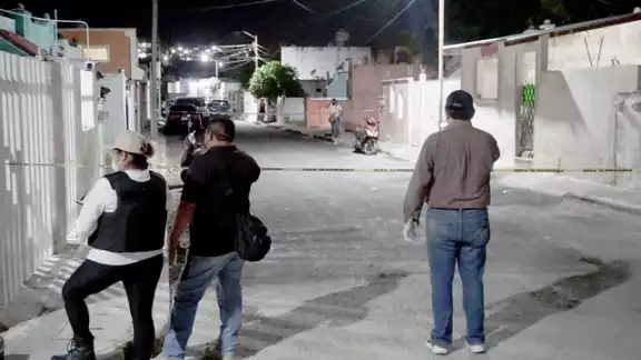 Agentes preventivos acordonaron el área para evitar la presencia de curiosos Agentes preventivos acordonaron el área para evitar la presencia de curiosos
