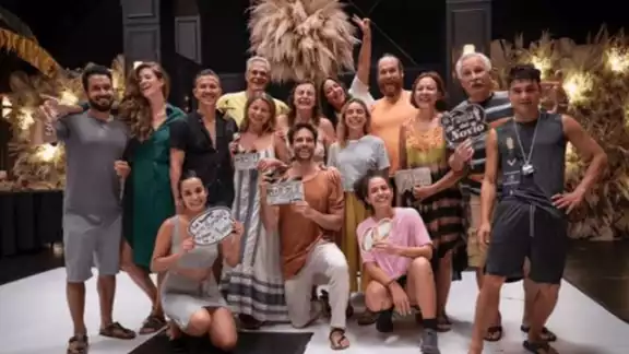 Dos actores murieron en el rodaje de “Noche de Bodas”, película que dirige el también actor, Osvaldo Benavides. Dos actores murieron en el rodaje de “Noche de Bodas”, película que dirige el también actor, Osvaldo Benavides.