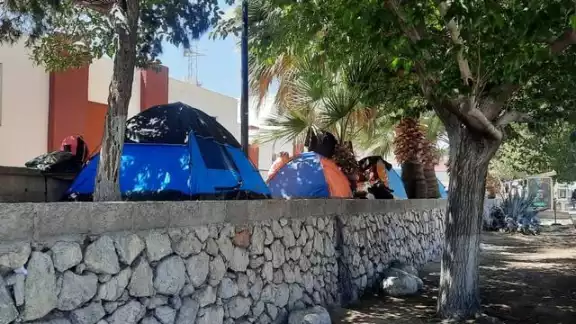 Personal de limpia se llevó carpas, cobijas y ropa de los migrantes Personal de limpia se llevó carpas, cobijas y ropa de los migrantes