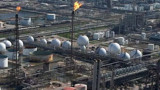 México cuenta con diversas refinerías a lo largo del país