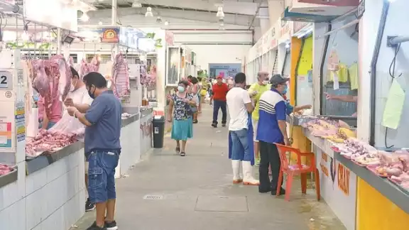 Los quejosos aseguran que la antigua central de abasto se contaba con mayor control a pesar que el edificio ya tenía más de 50 años. Foto: Irene Barradas Los quejosos aseguran que la antigua central de abasto se contaba con mayor control a pesar que el edificio ya tenía más de 50 años. Foto: Irene Barradas