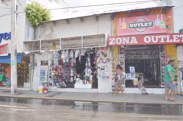 Microempresarios consideran de vital importancia que la paraestatal cubra adeudos para reactivar la economía. Foto: Fernando Kantún