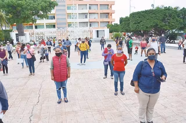 Antorcha Campesina protesta afuera del ayuntamiento en Ciudad del Carmen