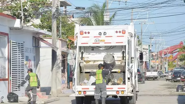 También se acusa a la empresa SOS de vertir desechos en un predio del ayuntamiento en la colonia El Potrero