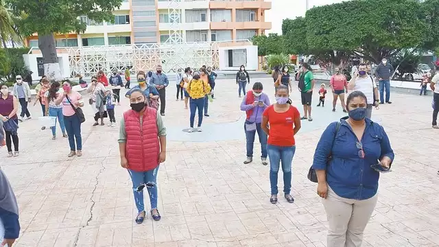 Antorcha Campesina protesta afuera del ayuntamiento en Ciudad del Carmen