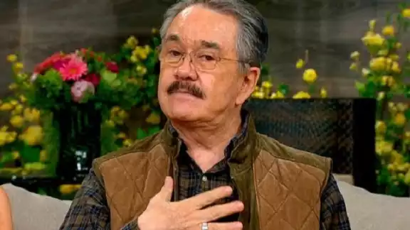 Pedro Sola opina sobre el "beso" de Rubín y Quijano: "tampoco es normal" Pedro Sola opina sobre el "beso" de Rubín y Quijano: "tampoco es normal"