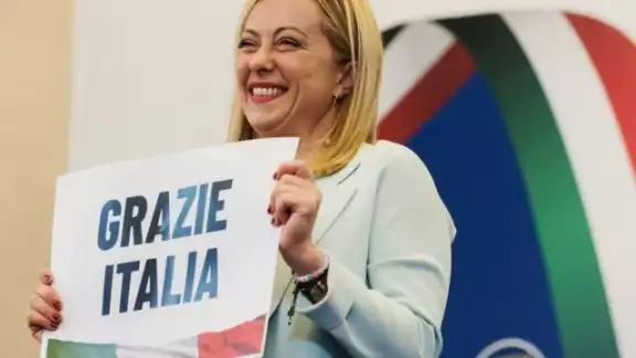 Giorgia Meloni, juró hoy el cargo de nueva ministra de Italia, la primera mujer en ese puesto de la historia del país Giorgia Meloni, juró hoy el cargo de nueva ministra de Italia, la primera mujer en ese puesto de la historia del país