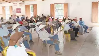 Ejidatarios siguen sin recuperarse de las inundaciones, piden ayuda en Palizada