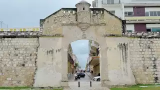 El campecha antiguo estaba formada por cuatro puertas que significaban la defensa de la muralla. Foto: Alan Gómez