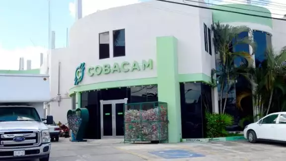 El pago pendiente asciende a cuatro millones de pesos para los 900 trabajadores del centro educativo. El pago pendiente asciende a cuatro millones de pesos para los 900 trabajadores del centro educativo.