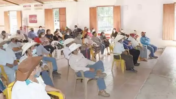 Ejidatarios siguen sin recuperarse de las inundaciones, piden ayuda en Palizada Ejidatarios siguen sin recuperarse de las inundaciones, piden ayuda en Palizada