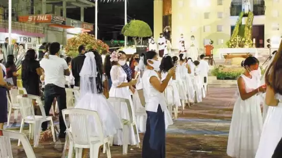 Aunque la Sana Distancia y el uso de cubrebocas no se respetó como está indicado, la celebración religiosa siguió.