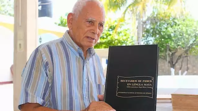 Además de escritor y narrador, el maestro era evangelista en las comunidades por lo que grupos de jóvenes lamentan su muerte