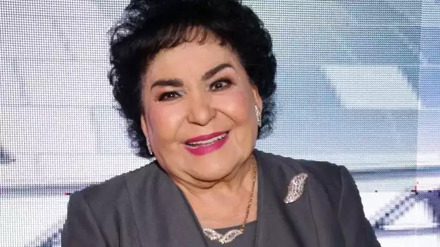 Carmen Salinas continúa en estado de coma, luego de una hemorragia cerebral que causó que la conductora sufriera un desmayo hace un par de semanas